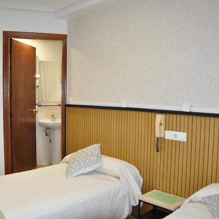 Hostal Ramon Y Cajal Valladolid Luaran gambar