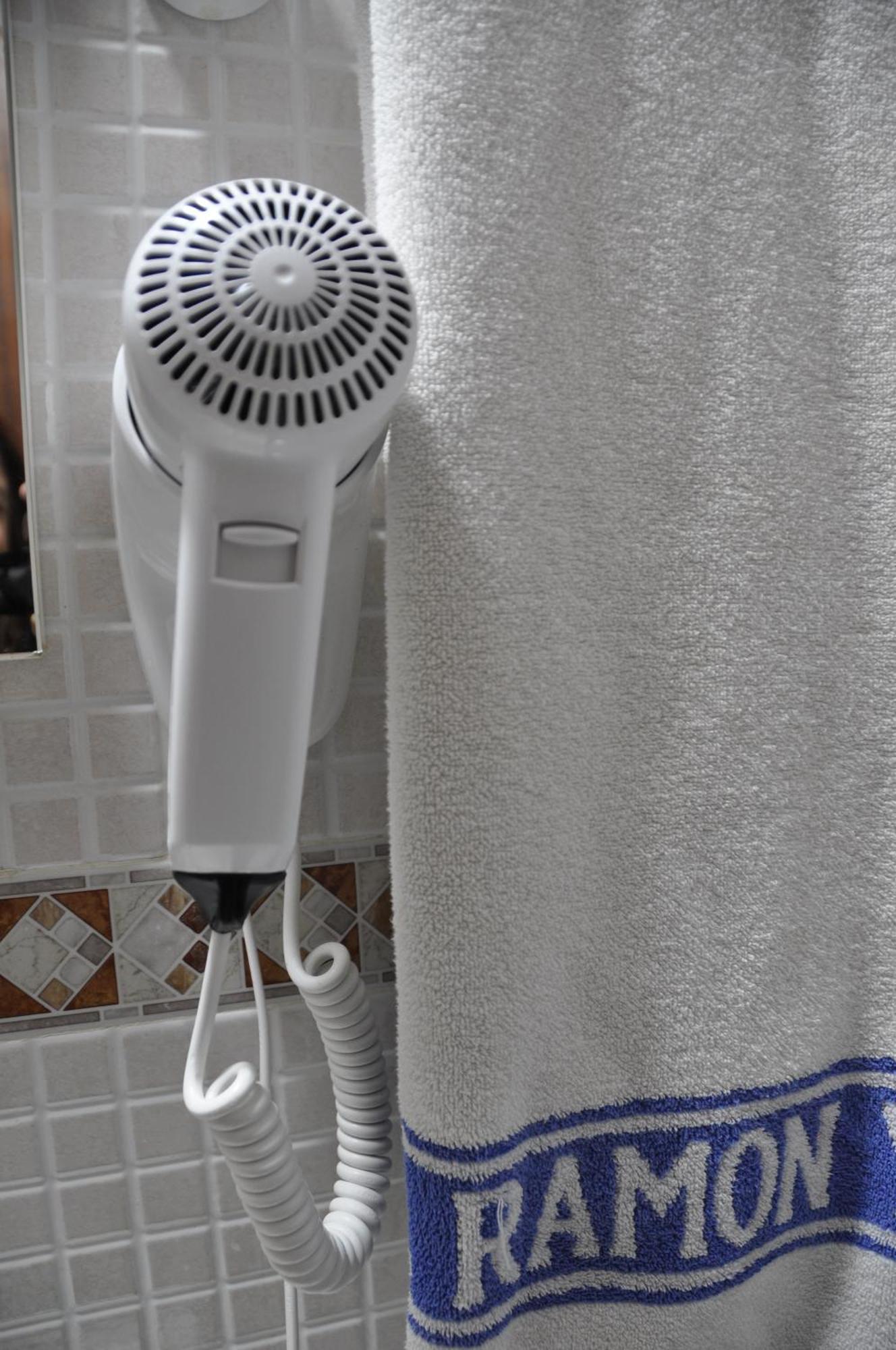 Hostal Ramon Y Cajal Valladolid Luaran gambar