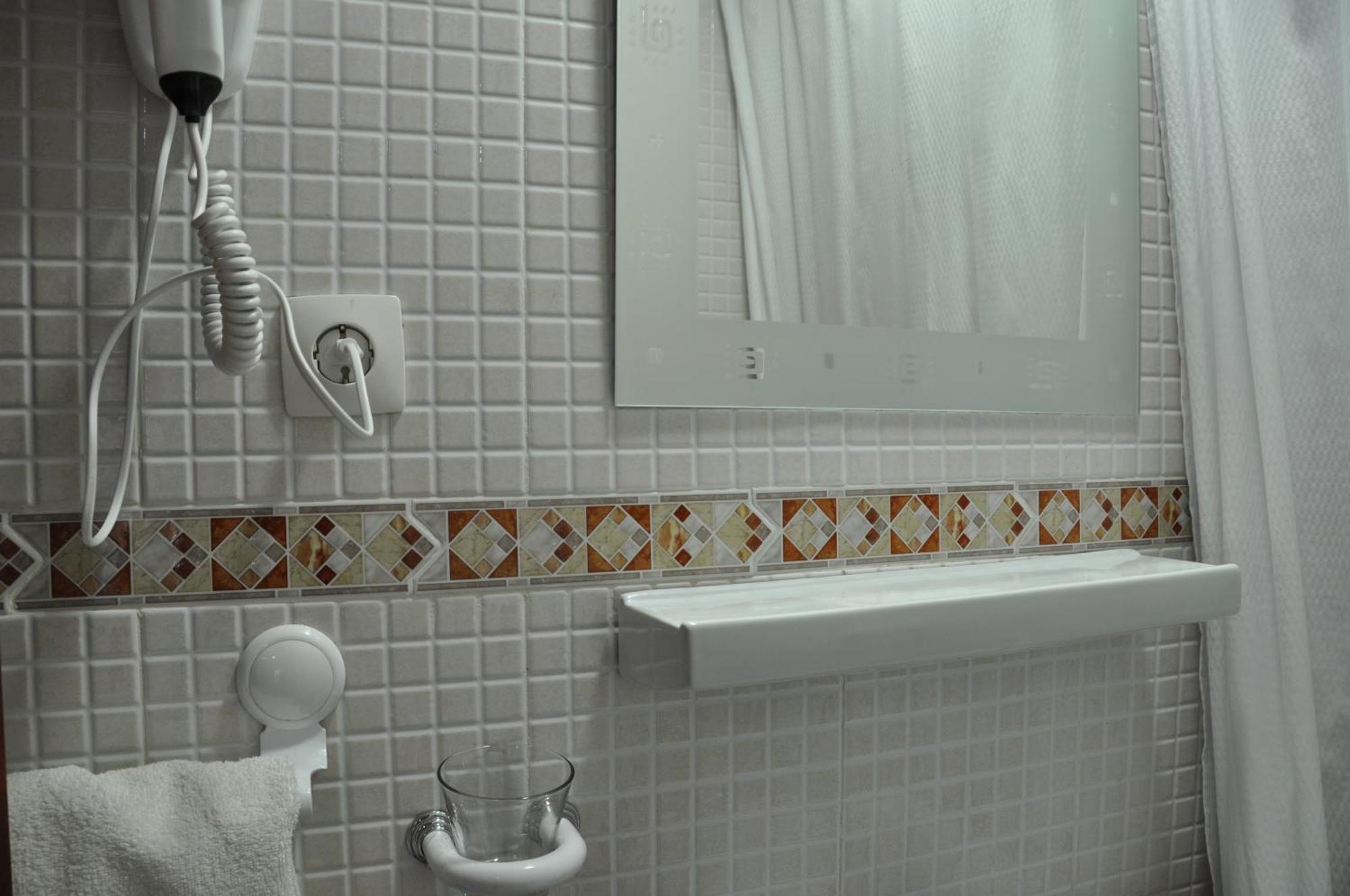 Hostal Ramon Y Cajal Valladolid Luaran gambar