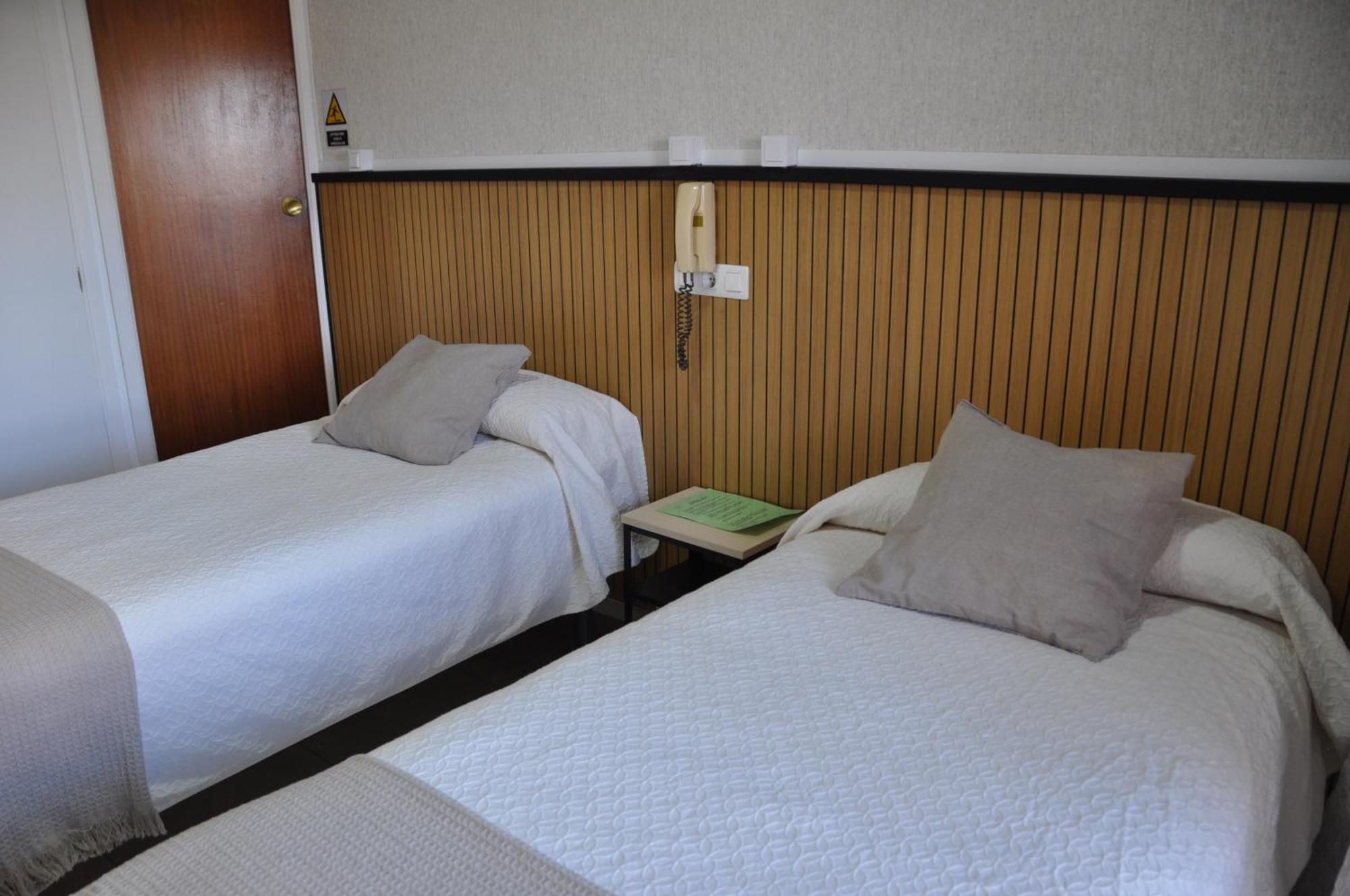 Hostal Ramon Y Cajal Valladolid Luaran gambar