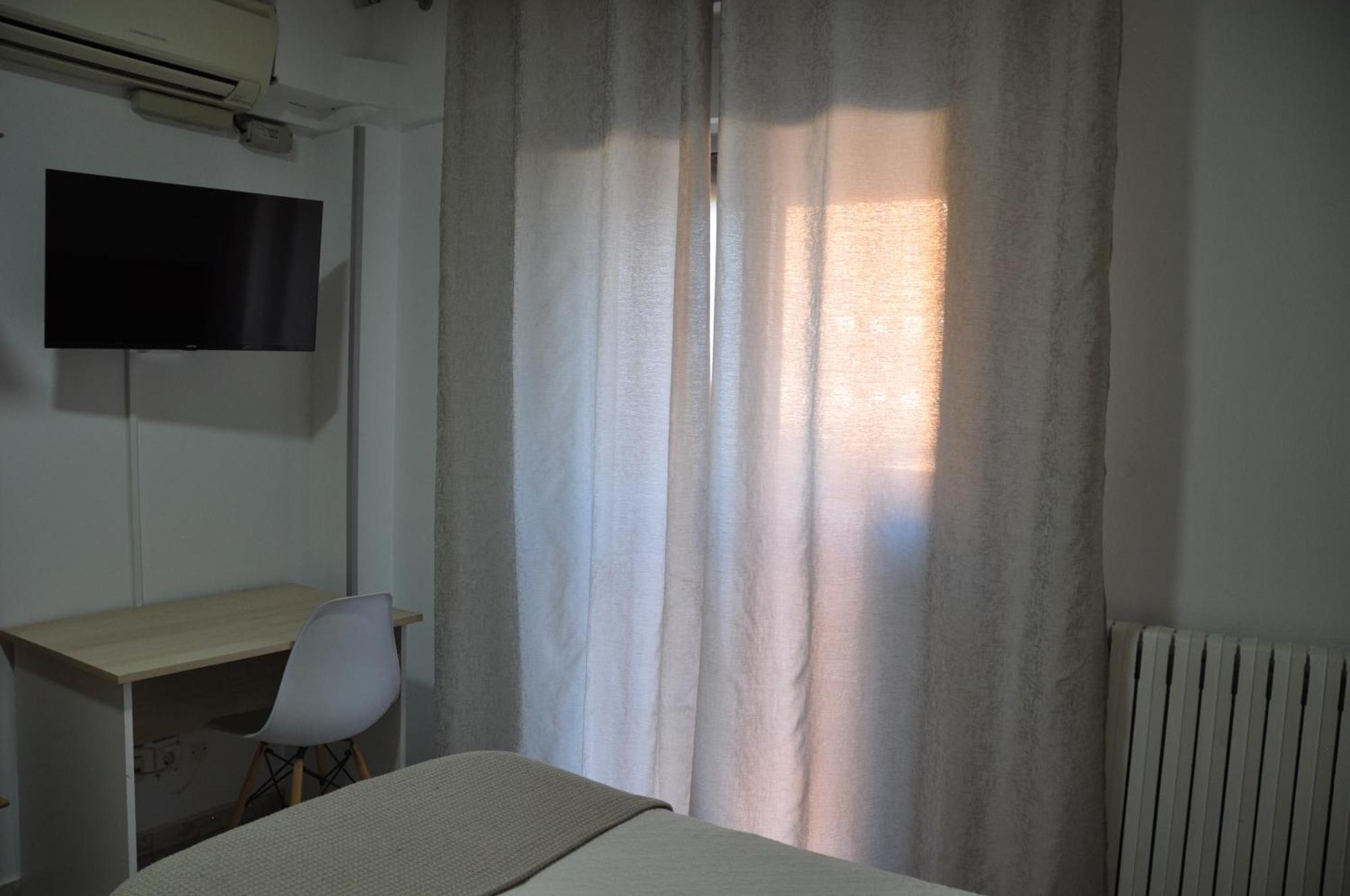 Hostal Ramon Y Cajal Valladolid Luaran gambar
