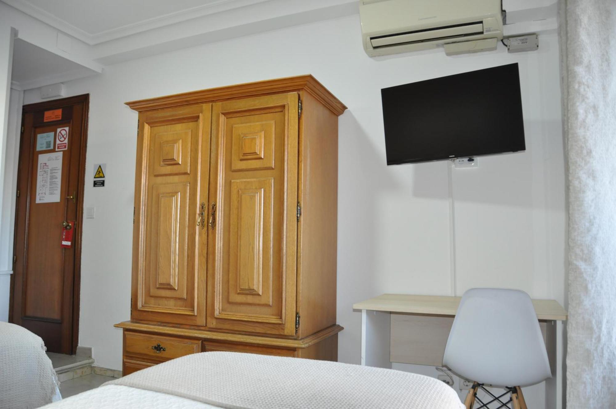 Hostal Ramon Y Cajal Valladolid Luaran gambar