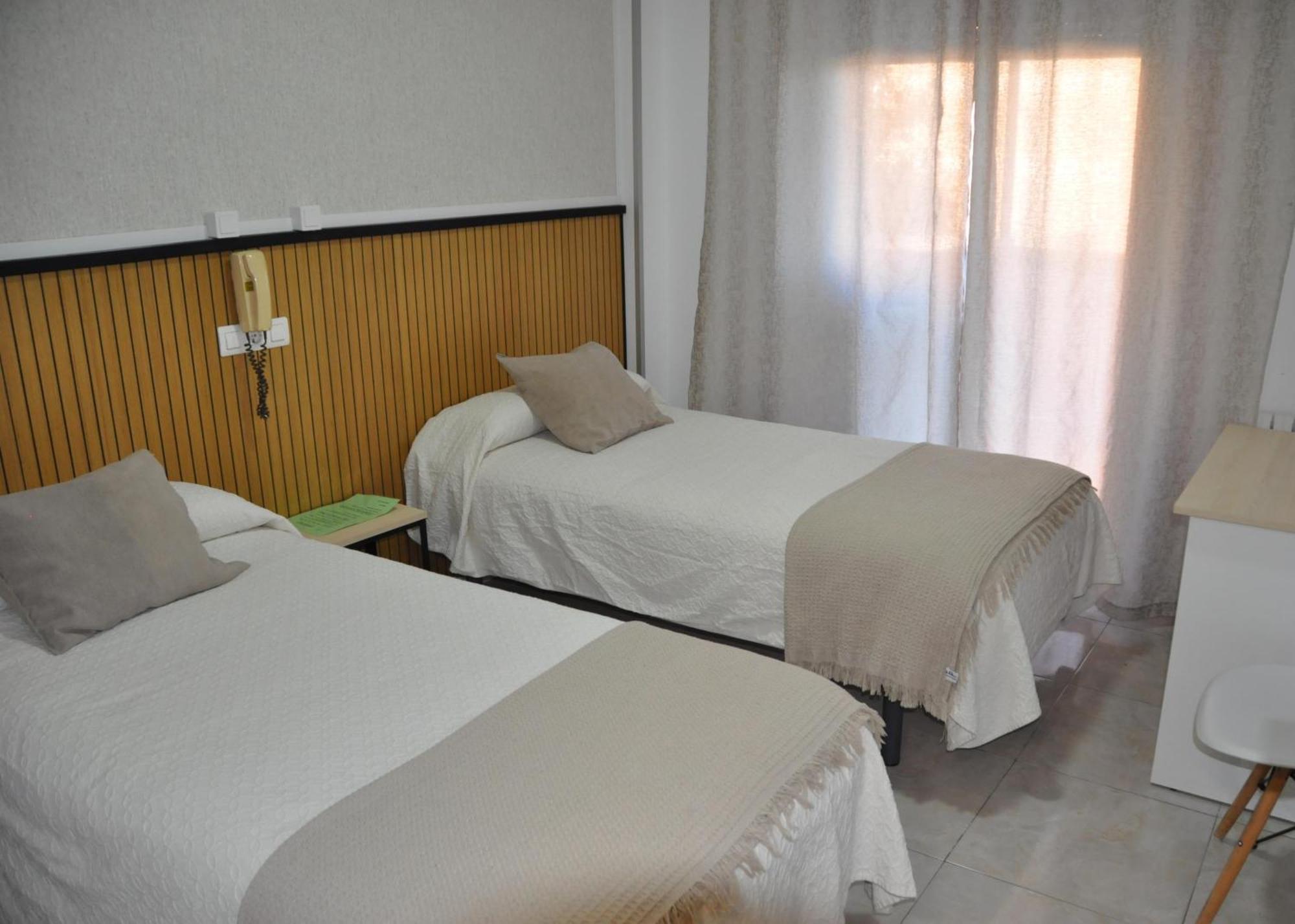 Hostal Ramon Y Cajal Valladolid Luaran gambar