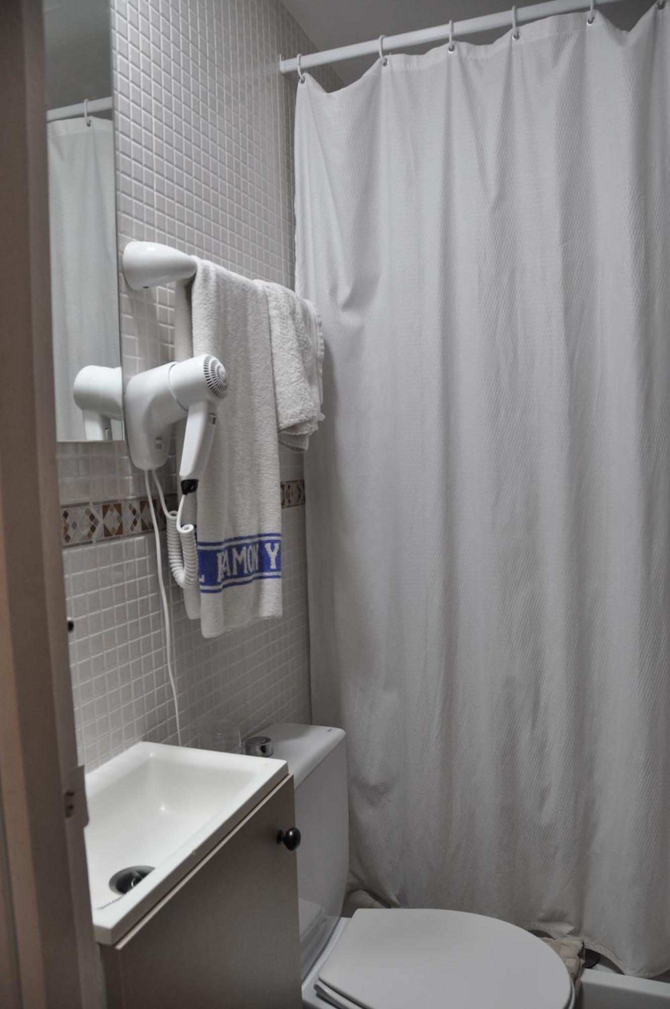 Hostal Ramon Y Cajal Valladolid Luaran gambar