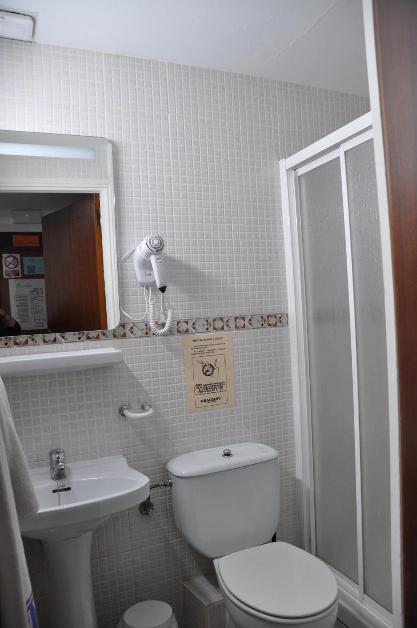 Hostal Ramon Y Cajal Valladolid Luaran gambar
