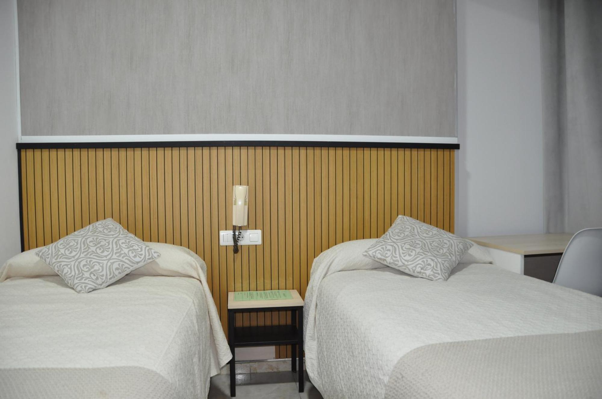 Hostal Ramon Y Cajal Valladolid Luaran gambar