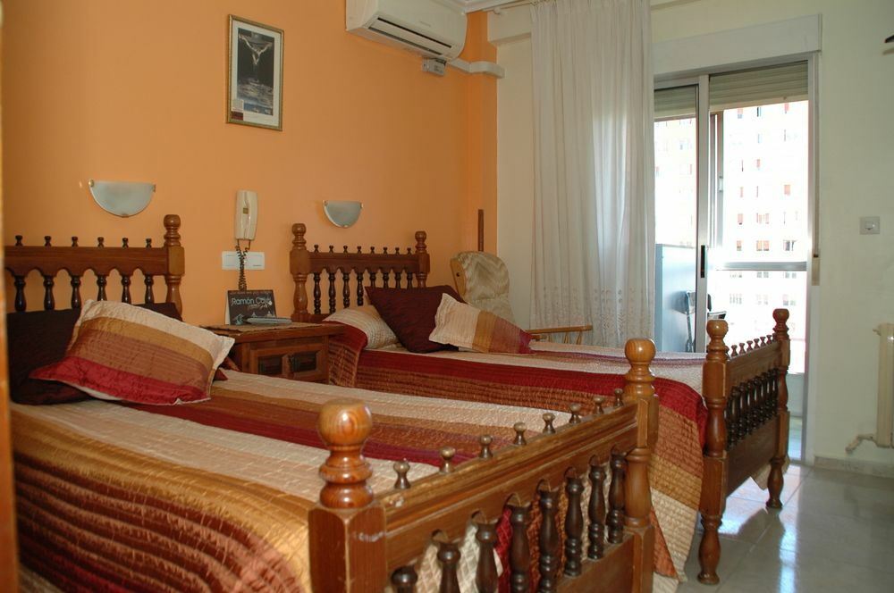 Hostal Ramon Y Cajal Valladolid Luaran gambar
