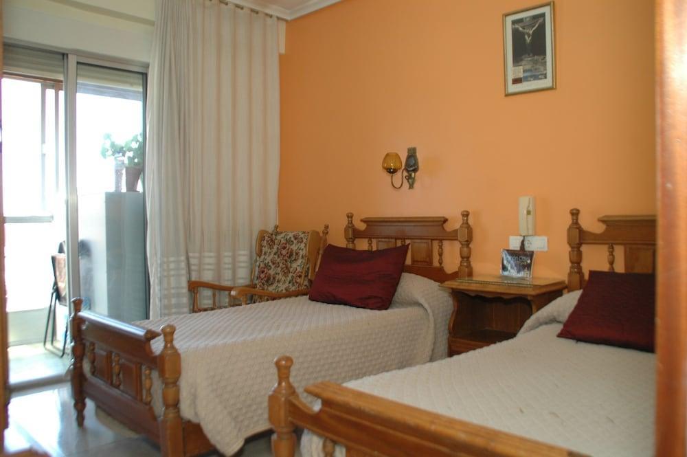 Hostal Ramon Y Cajal Valladolid Luaran gambar